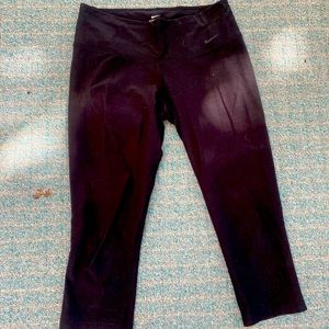 Nike Dri Fit 3/4 Capri Pants